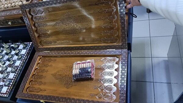 104-002. Шахматы 60см х 60см. Орех. Ручная работа.